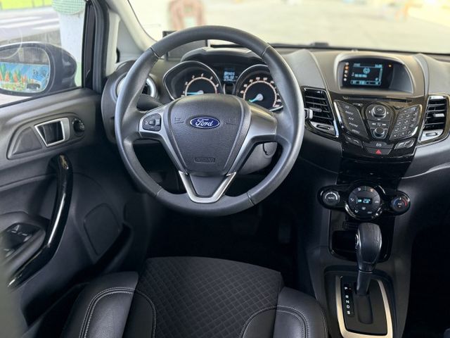 省油省稅 渦輪增壓 6氣囊 自動頭燈  斜坡起步 循跡防滑 iKey免鑰 倒車雷達  第9張相片