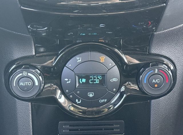 省油省稅 渦輪增壓 6氣囊 自動頭燈  斜坡起步 循跡防滑 iKey免鑰 倒車雷達  第10張相片