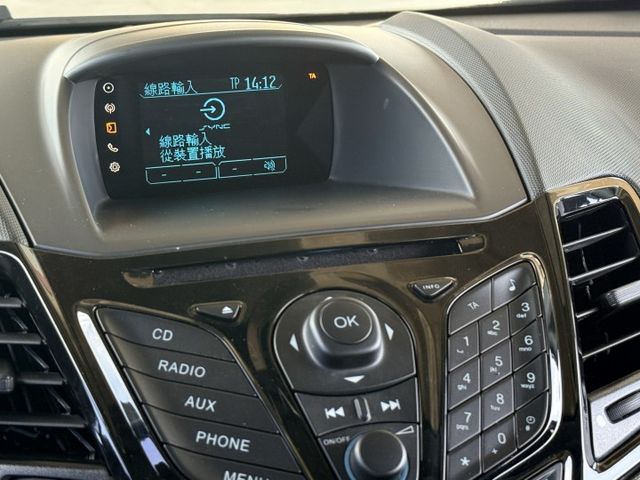 省油省稅 渦輪增壓 6氣囊 自動頭燈  斜坡起步 循跡防滑 iKey免鑰 倒車雷達  第11張相片