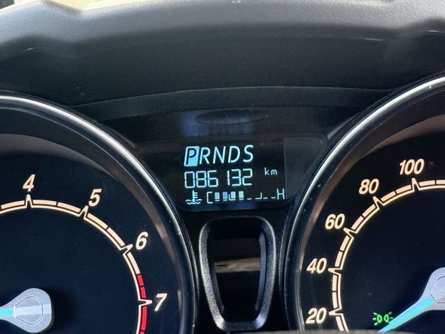 省油省稅 渦輪增壓 6氣囊 自動頭燈  斜坡起步 循跡防滑 iKey免鑰 倒車雷達  第13張相片