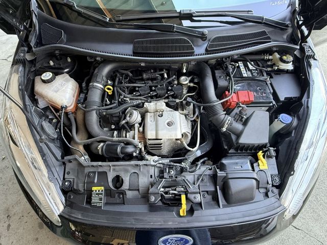 省油省稅 渦輪增壓 6氣囊 自動頭燈  斜坡起步 循跡防滑 iKey免鑰 倒車雷達  第19張相片