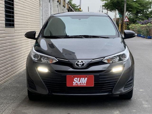 原鈑件/安卓機/ 倒車顯影/自動頭燈/倒車雷達/藍芽/安全氣囊/電摺/可調方向盤/循跡系統  第3張相片