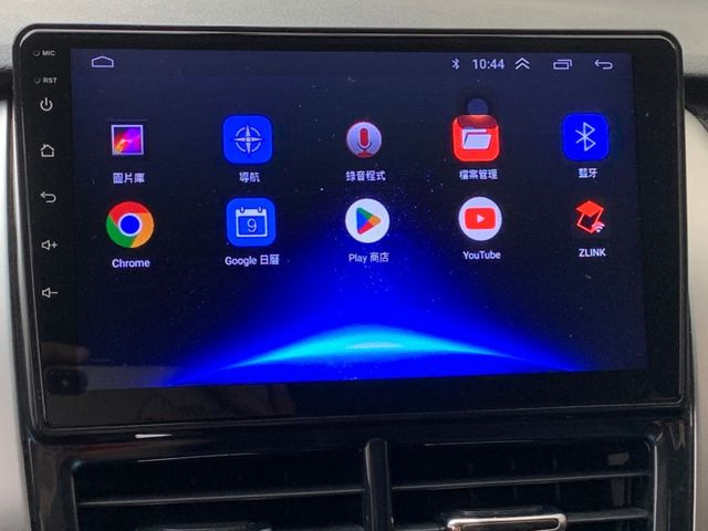 原鈑件/安卓機/ 倒車顯影/自動頭燈/倒車雷達/藍芽/安全氣囊/電摺/可調方向盤/循跡系統  第13張相片