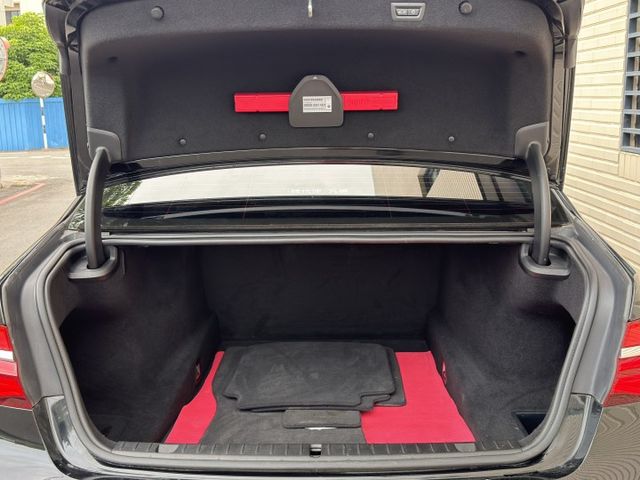 **740LI**總代理 360環景 定速 HK音響 全車電動記憶座椅 腳踢尾門 後座平板控制 遙控移車  第19張相片