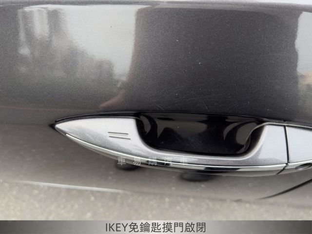 安卓機/免鑰/摸門/定速/倒車顯影/胎壓偵測/自動頭燈/TCS防滑/電摺  第14張相片