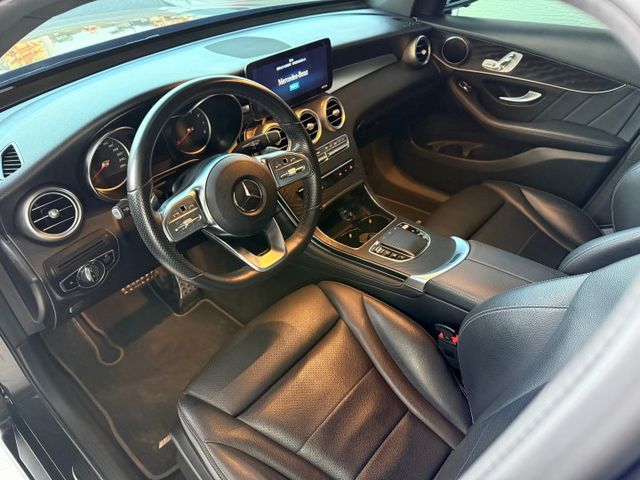 總代理/輕油電/一手車/原鈑件/AMG/自動停車/腳踢電尾門/ACC/選配氣氛燈  第20張相片