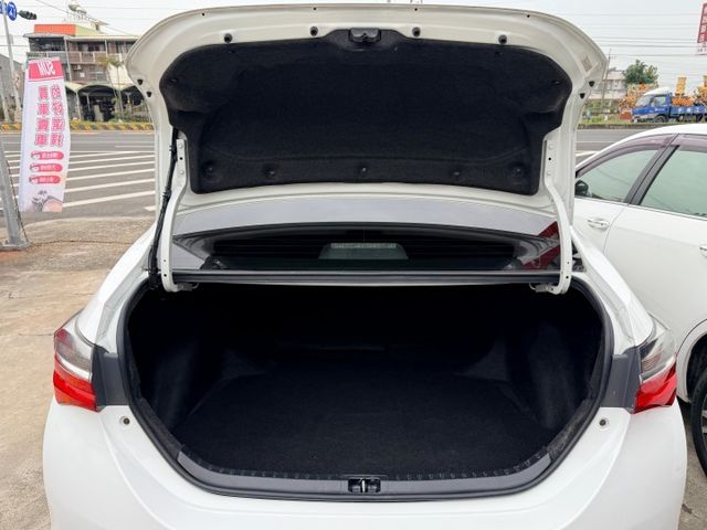贈四顆新胎/安卓機/倒車顯影/定速/藍芽/免鑰/摸門/導航/運動模式/抬顯/電摺/防滑  第18張相片