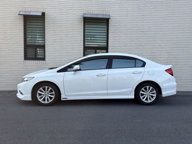 VTI-S 安卓機/倒車顯影/天窗/換檔撥片/行車紀錄器/藍芽/循跡防滑  第3張相片