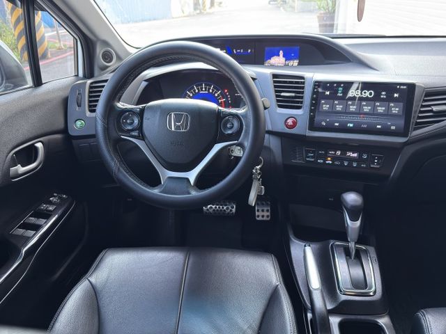 VTI-S 安卓機/倒車顯影/天窗/換檔撥片/行車紀錄器/藍芽/循跡防滑  第8張相片