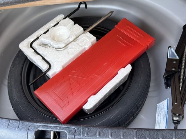 全車原鈑件/定速/藍芽/電視/抬顯/倒車顯影/前後雷達/備胎/方向盤音響控制  第17張相片