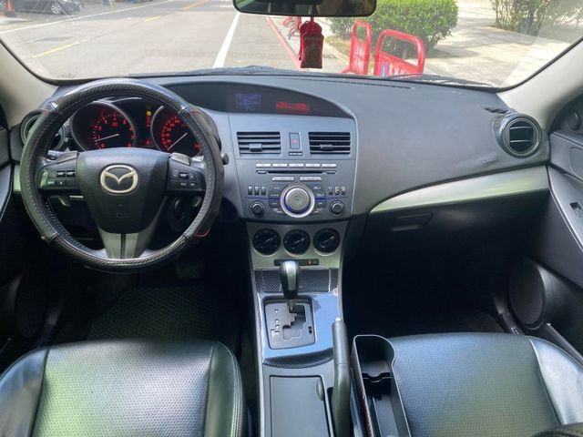 Mazda Mazda3  第7張相片