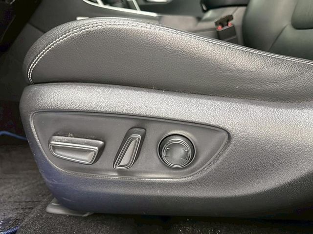 Toyota RAV4  第8張相片