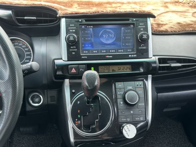 Toyota Wish  第12張相片