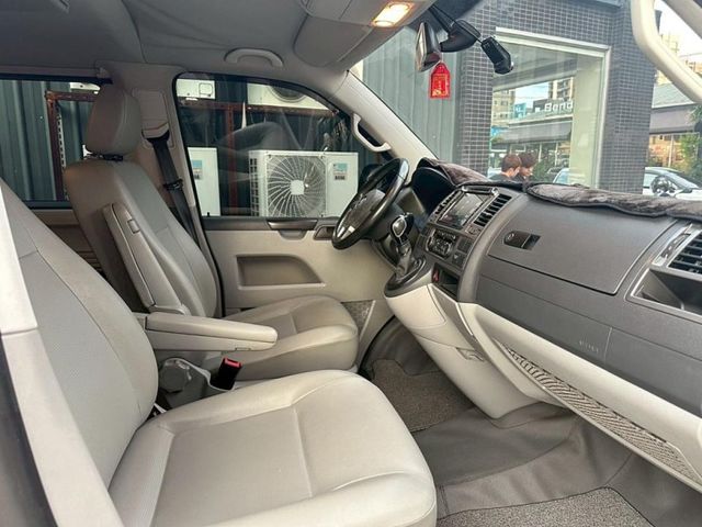 Volkswagen 福斯 T5  第10張相片