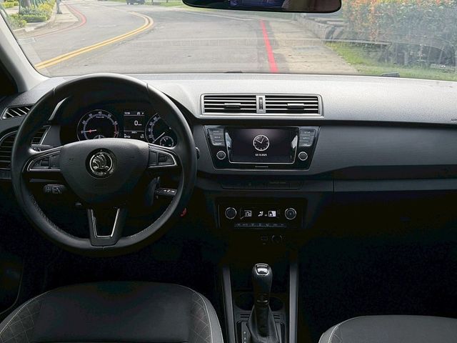 Skoda Fabia  第8張相片