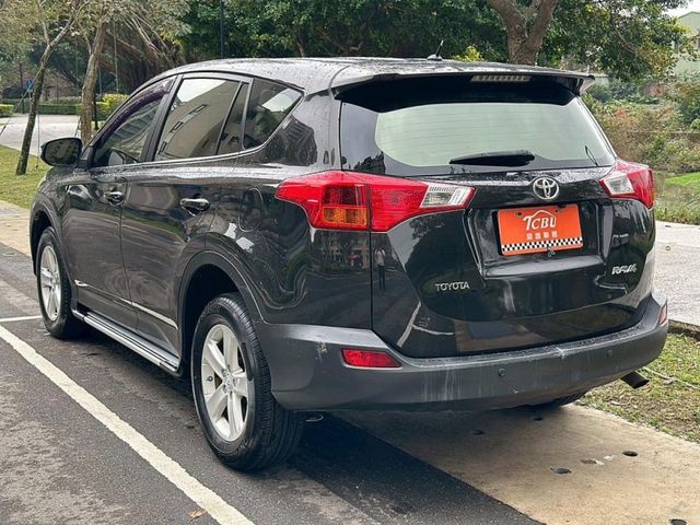 Toyota RAV4  第6張相片