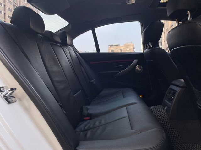 BMW寶馬 328I  第8張相片