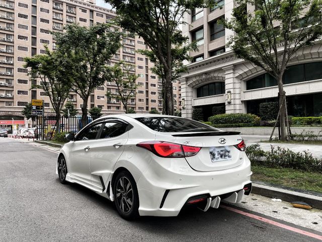 HYUNDAI現代 ELANTRA  第2張相片