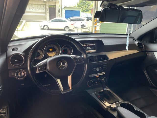 M-BENZ賓士 C250  第5張相片