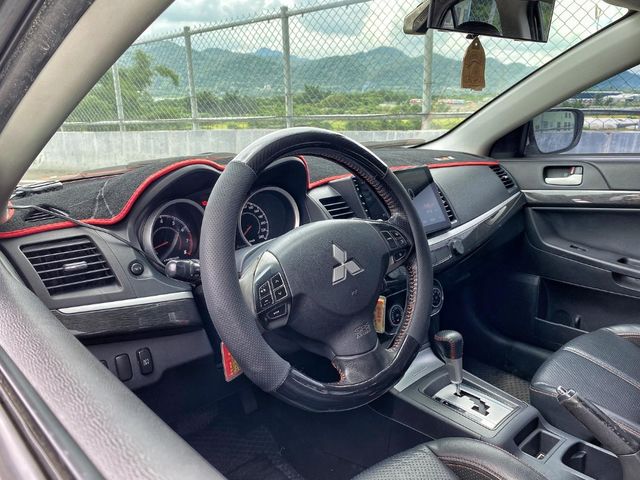 MITSUBISHI三菱 LANCER IO  第6張相片