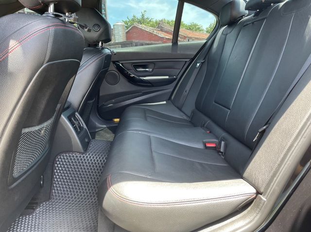 BMW寶馬 328I  第7張相片