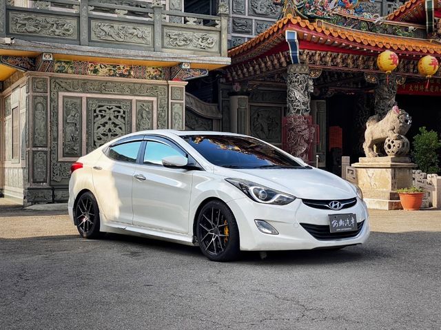 HYUNDAI現代 ELANTRA  第2張相片