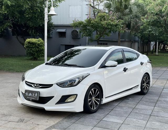 HYUNDAI現代 ELANTRA  第1張相片