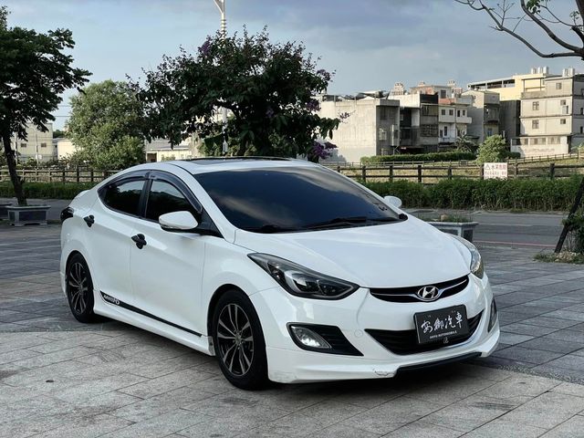HYUNDAI現代 ELANTRA  第2張相片