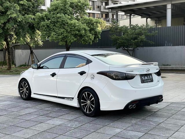 HYUNDAI現代 ELANTRA  第3張相片