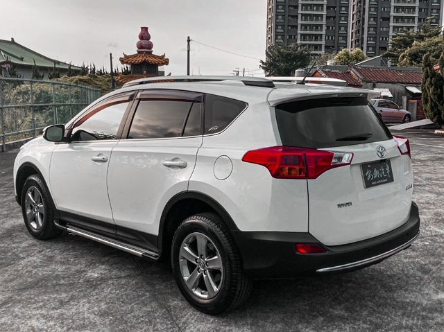 TOYOTA豐田 RAV4  第3張相片