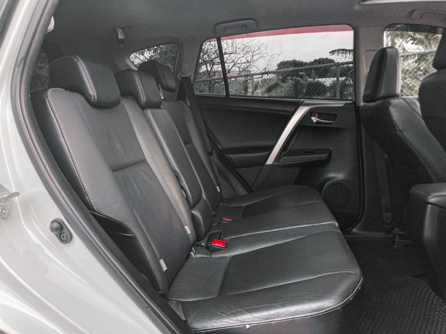 TOYOTA豐田 RAV4  第8張相片