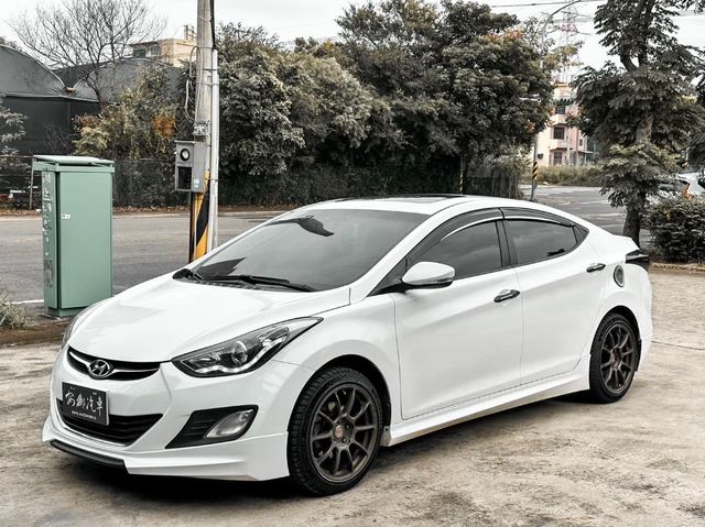 HYUNDAI現代 ELANTRA  第1張相片