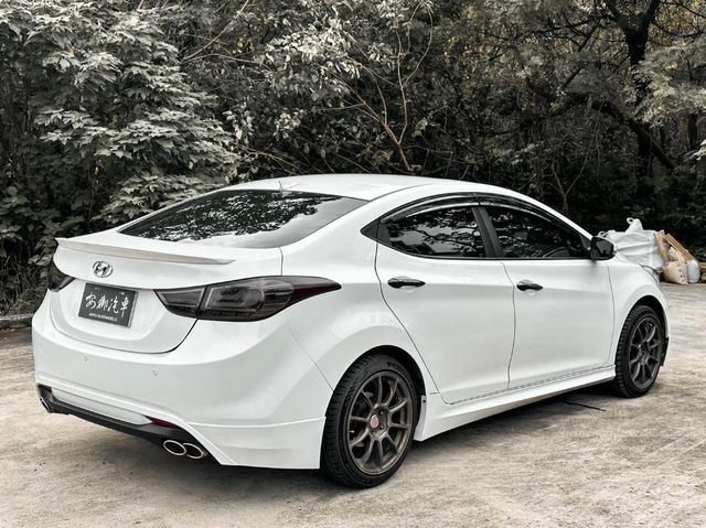 HYUNDAI現代 ELANTRA  第2張相片