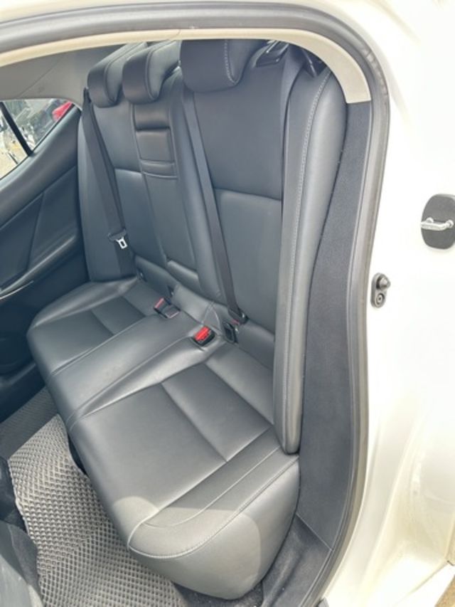 LEXUS凌志 IS 300H  第4張相片