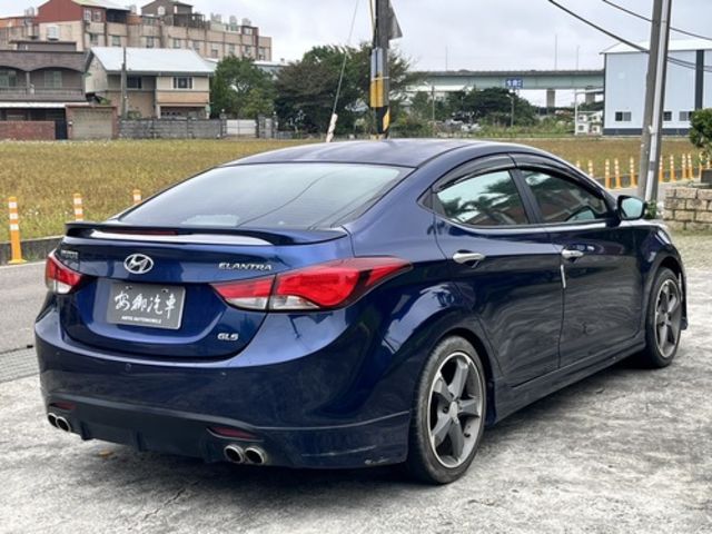 HYUNDAI現代 ELANTRA  第4張相片