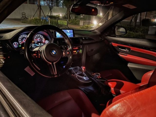 BMW寶馬 M4 COUPE  第4張相片
