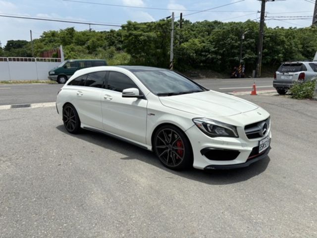 M-BENZ賓士 CLA45 AMG SHOOTING BRAKE  第2張相片