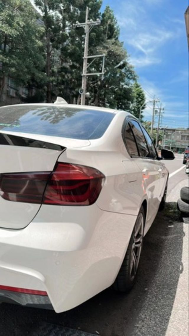 BMW寶馬 320I LCI  第4張相片