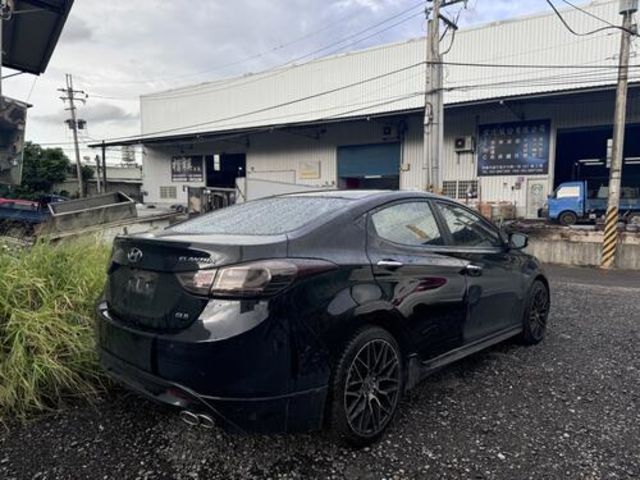 HYUNDAI現代 ELANTRA  第2張相片