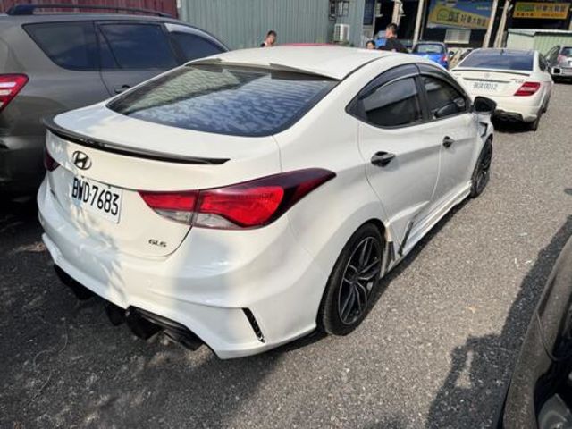 HYUNDAI現代 ELANTRA  第2張相片