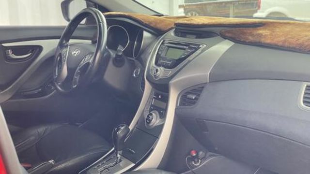 HYUNDAI現代 ELANTRA  第2張相片