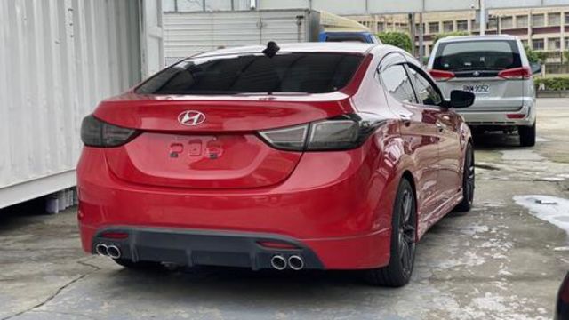 HYUNDAI現代 ELANTRA  第5張相片