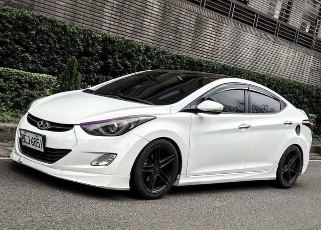 HYUNDAI現代 ELANTRA  第1張相片