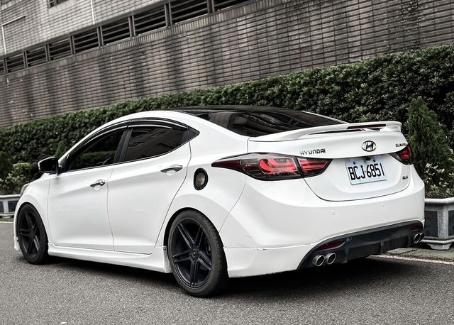 HYUNDAI現代 ELANTRA  第3張相片