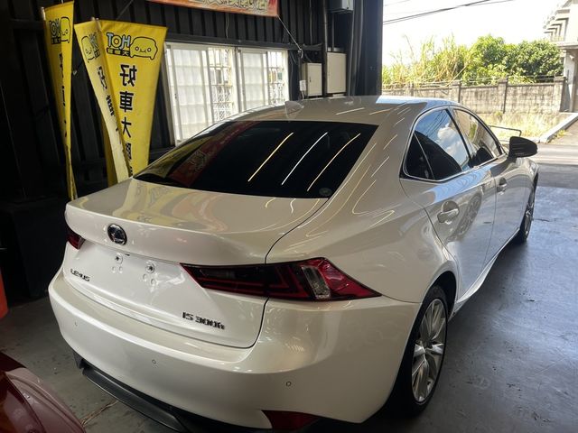 LEXUS凌志 IS 300H  第3張相片