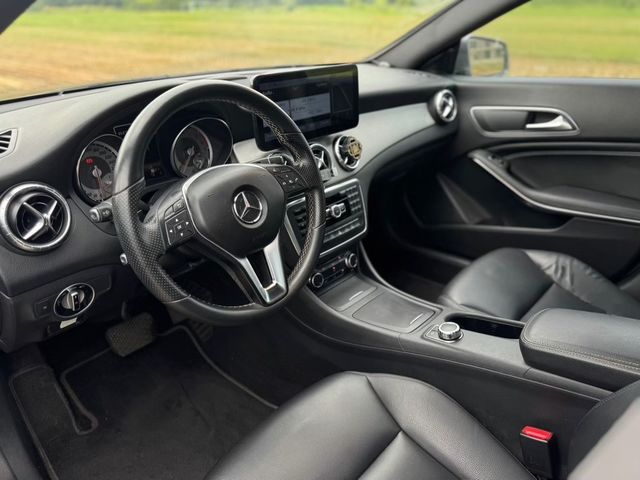 M-BENZ賓士 CLA220 CDI  第3張相片