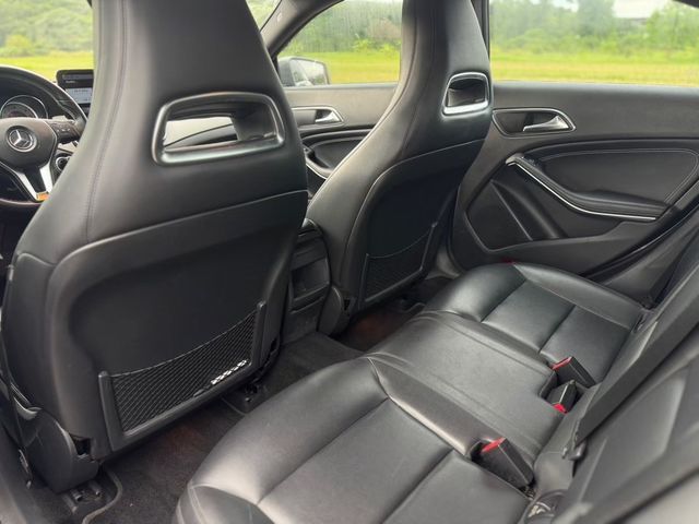 M-BENZ賓士 CLA220 CDI  第4張相片