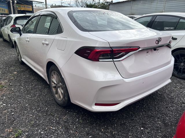 TOYOTA豐田 ALTIS  第3張相片