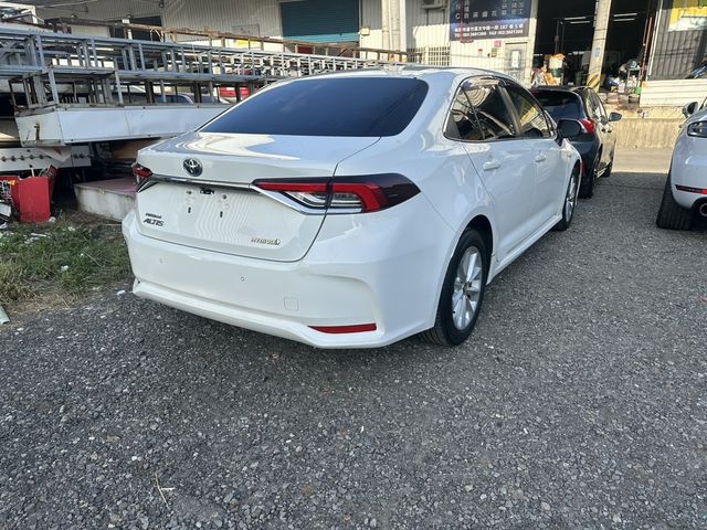 TOYOTA豐田 ALTIS  第4張相片