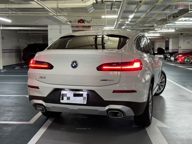 BMW寶馬 X4 XDRIVE20I  第2張相片